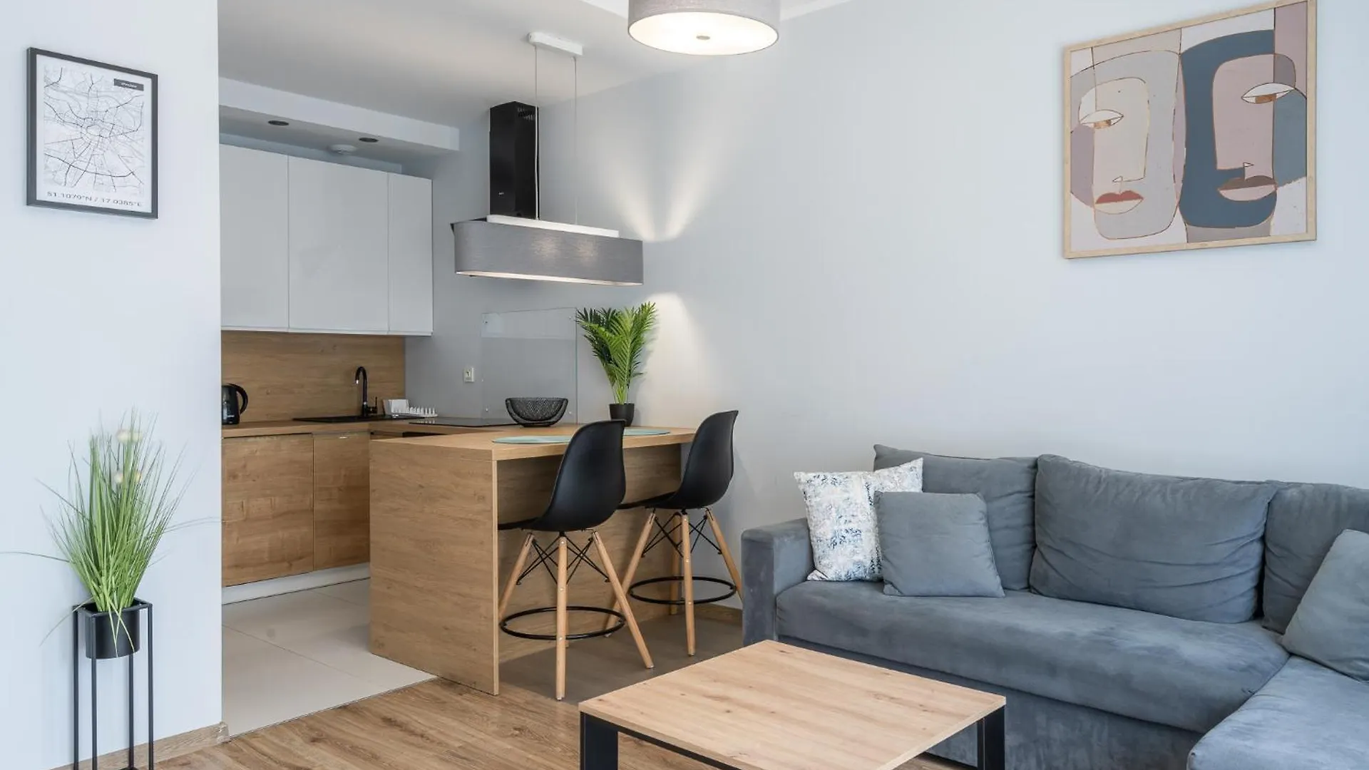 Rentplanet - Apartament Walonska 브로츠와프 아파트
